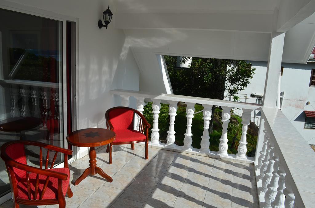 Touchdown Villa Pointe La Rue Room photo